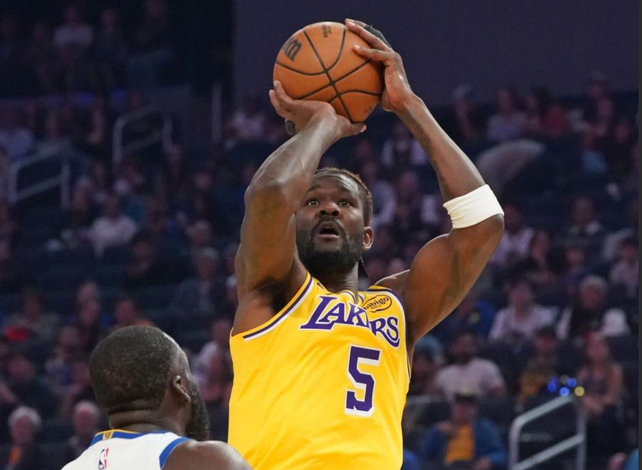 Ayton marcou 20+10 4 vezes nos primeiros 13 jogos e disputou apenas 6 jogos na temporada passada.